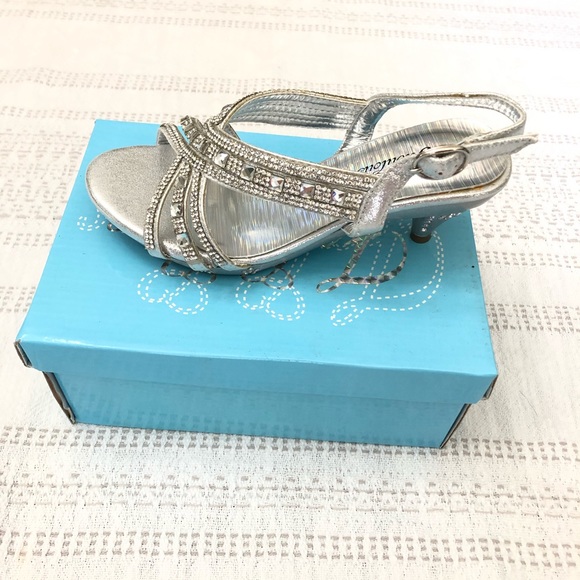 Small heel shoe silver with strap - Picture 6 of 8